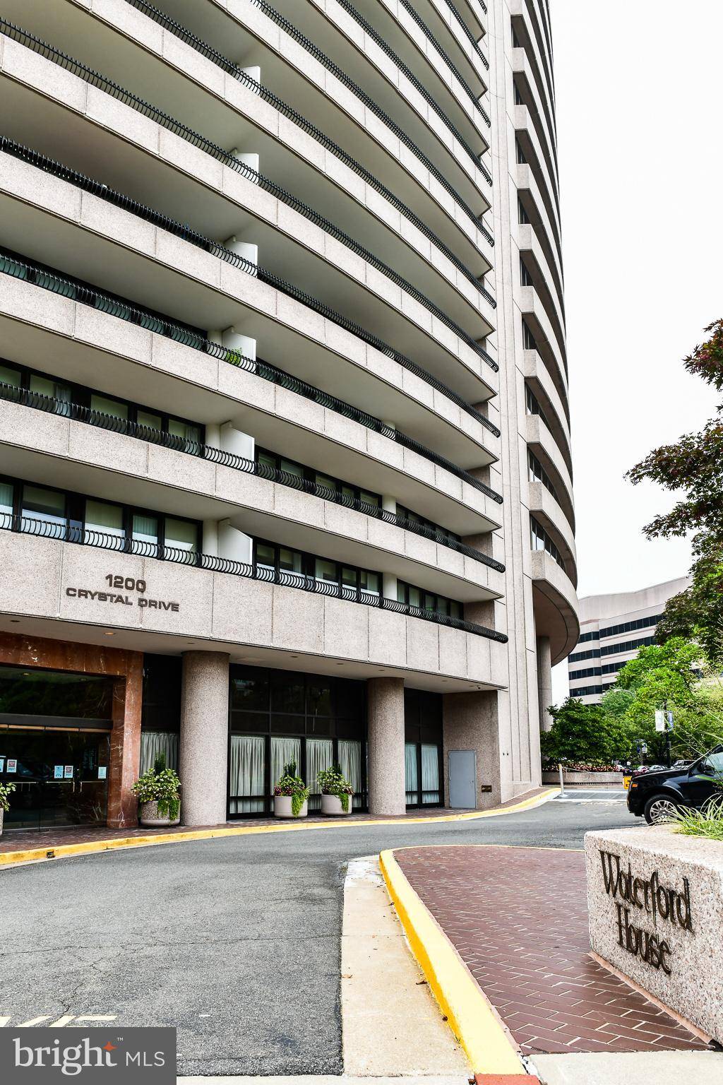 Arlington, VA 22202,1200 CRYSTAL DR #811
