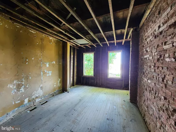 Baltimore, MD 21218,2303 HOMEWOOD AVE