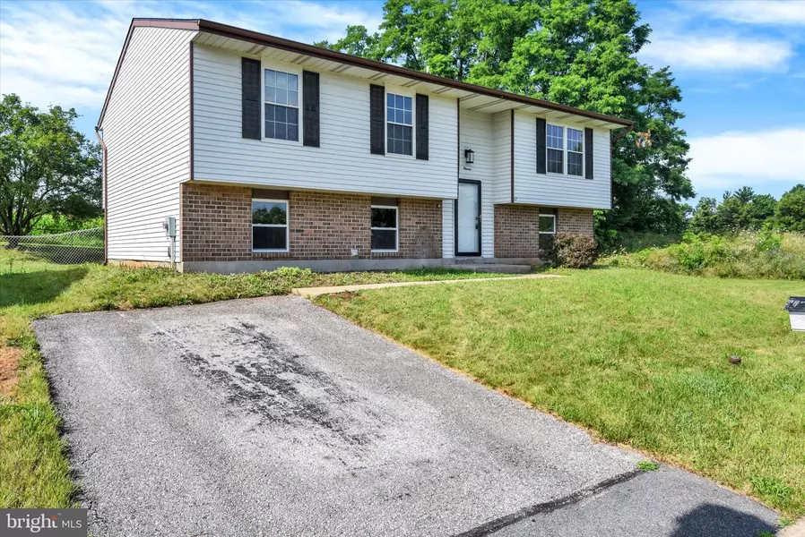 11 STARBOARD DR, Taneytown, MD 21787