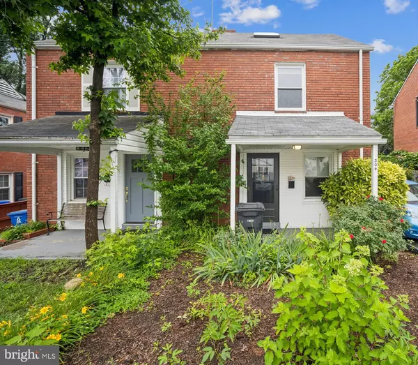 304 S VEITCH ST, Arlington, VA 22204