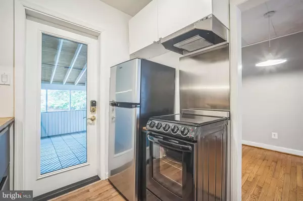 Arlington, VA 22204,304 S VEITCH ST