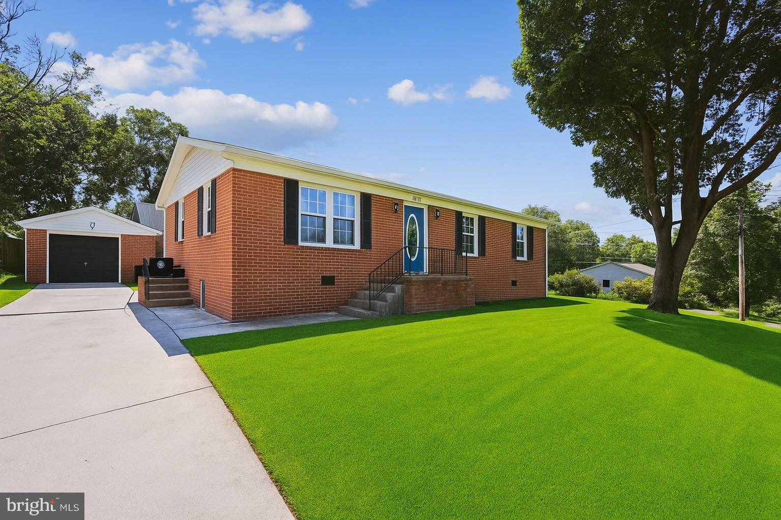 Front Royal, VA 22630,1101 VIRGINIA AVE