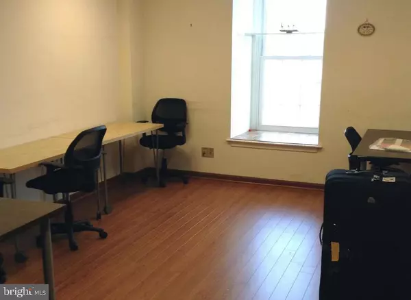 Alexandria, VA 22304,50 S PICKETT ST #208