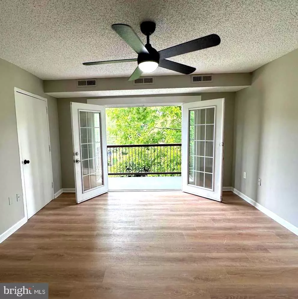 Suitland, MD 20746,3803 SWANN RD #203