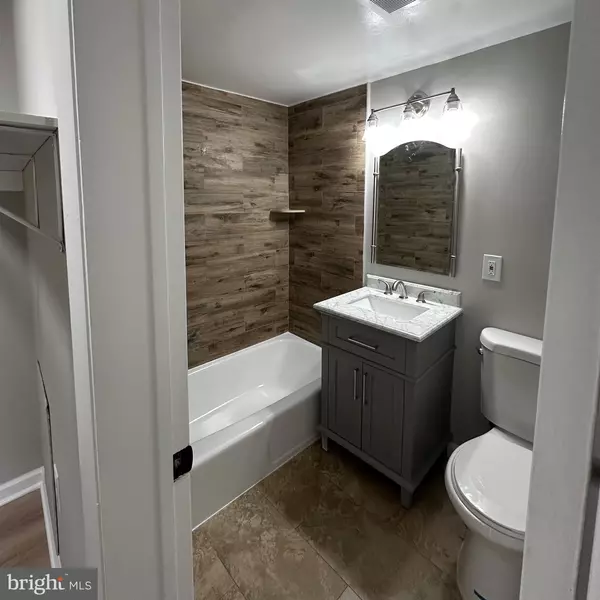 Suitland, MD 20746,3803 SWANN RD #203