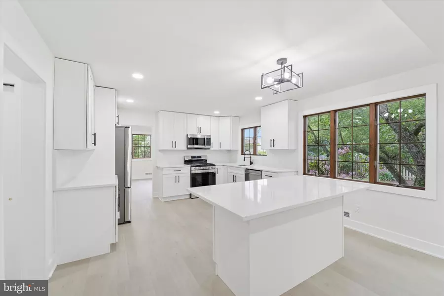 932 CROPWELL RD, Cherry Hill, NJ 08003