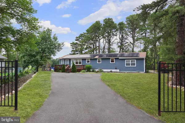 6 SHORE CIR, Browns Mills, NJ 08015