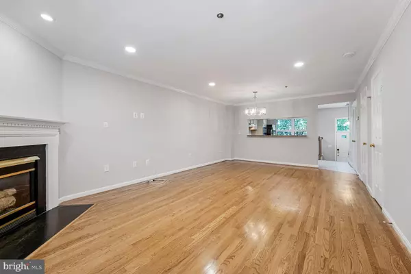 Arlington, VA 22206,3004 S GLEBE RD