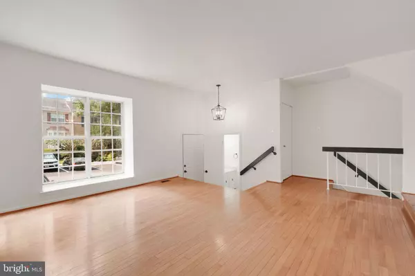 Silver Spring, MD 20902,1951 FLOWERING TREE TER