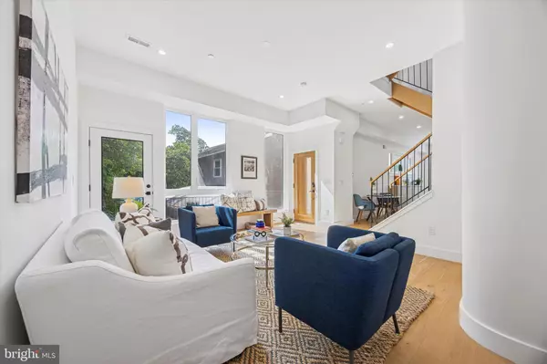 Philadelphia, PA 19128,4315 BOONE ST