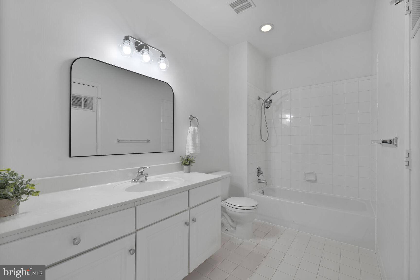 Silver Spring, MD 20910,8045 NEWELL ST #519