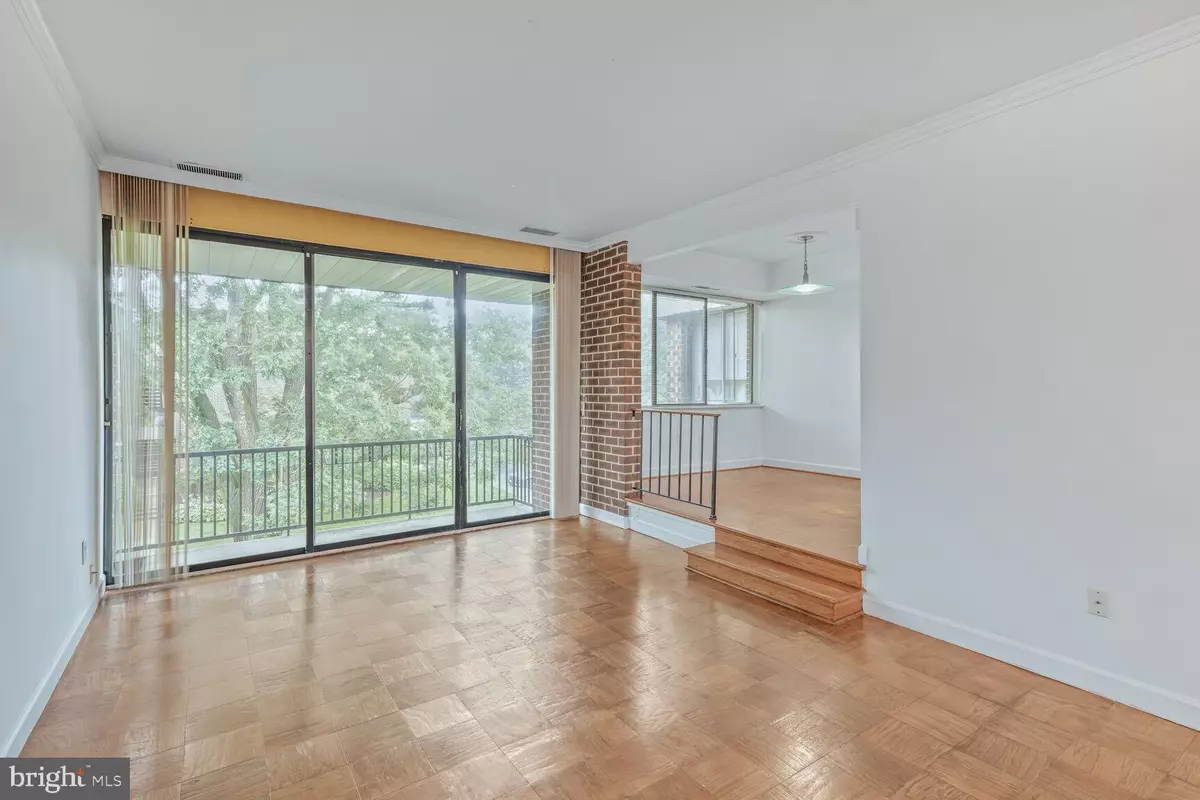 Silver Spring, MD 20902,2113 WALSH VIEW TER #9-301