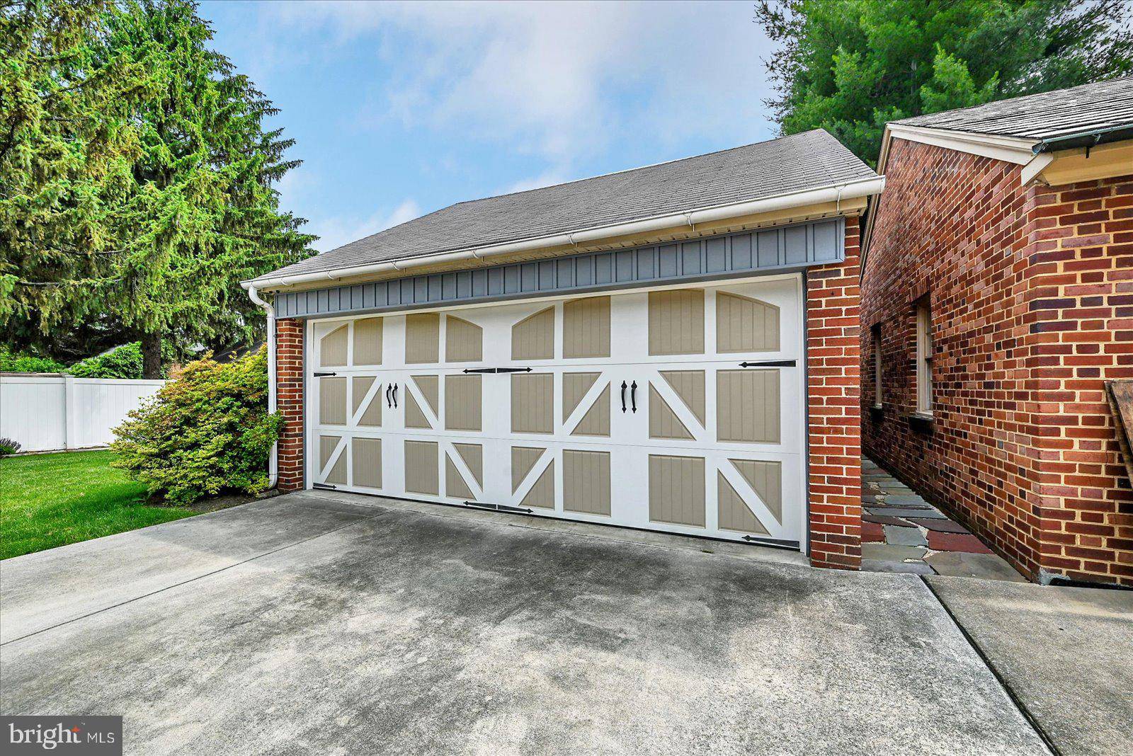 York, PA 17402,29 S ROCKBURN ST