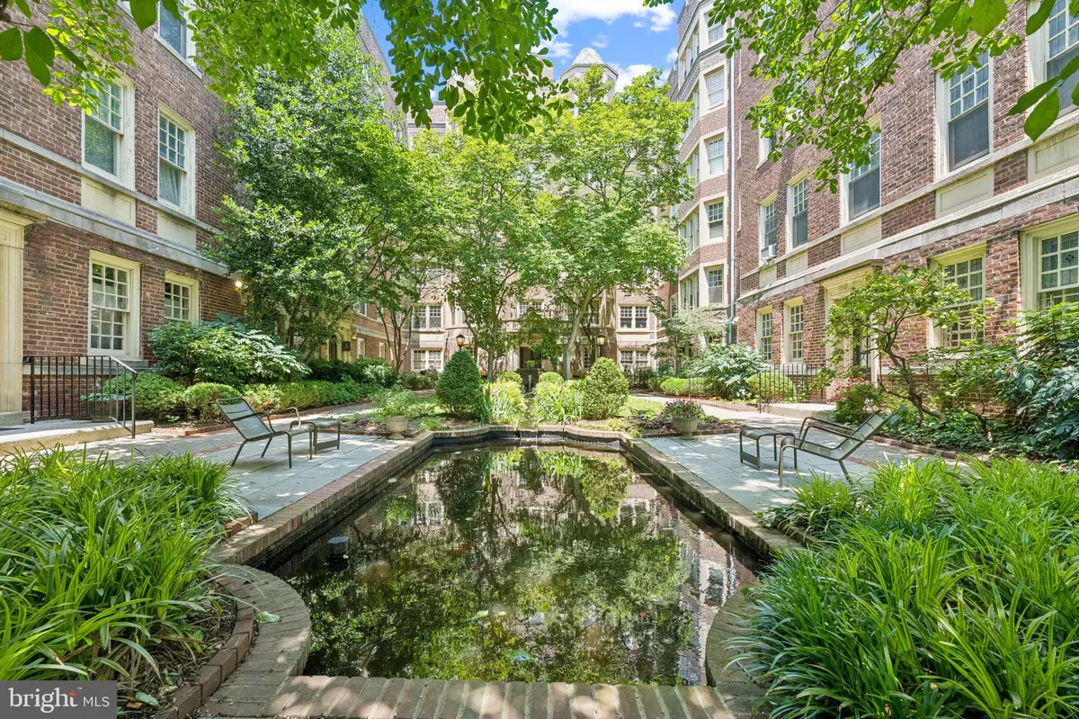 Philadelphia, PA 19143,4637 PINE ST #D410