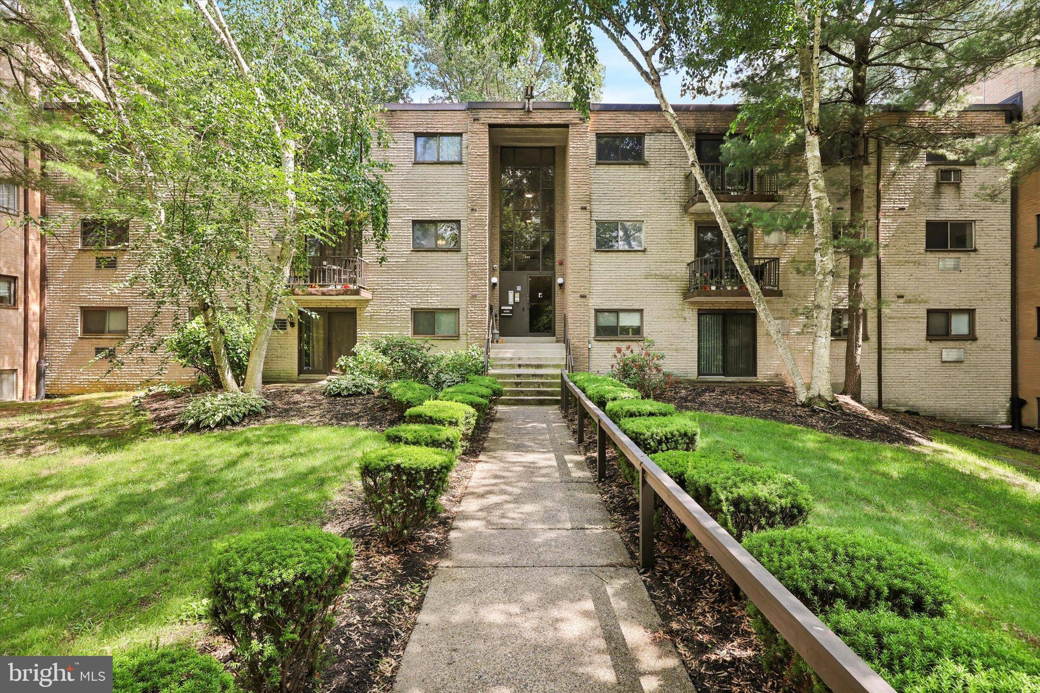 400 GLENDALE RD #E 13, Havertown, PA 19083