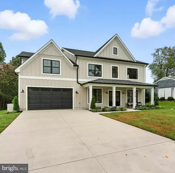 8118 DRAYTON LN, Springfield, VA 22151