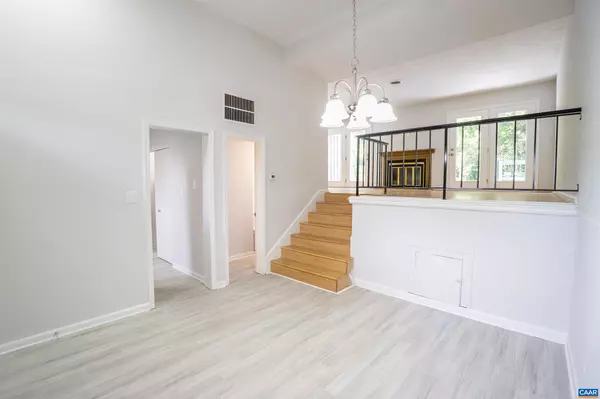 Charlottesville, VA 22903,158 SCARBOROUGH PL
