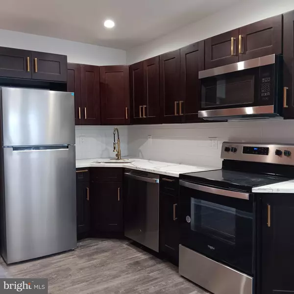 Philadelphia, PA 19122,1911 N LAWRENCE ST