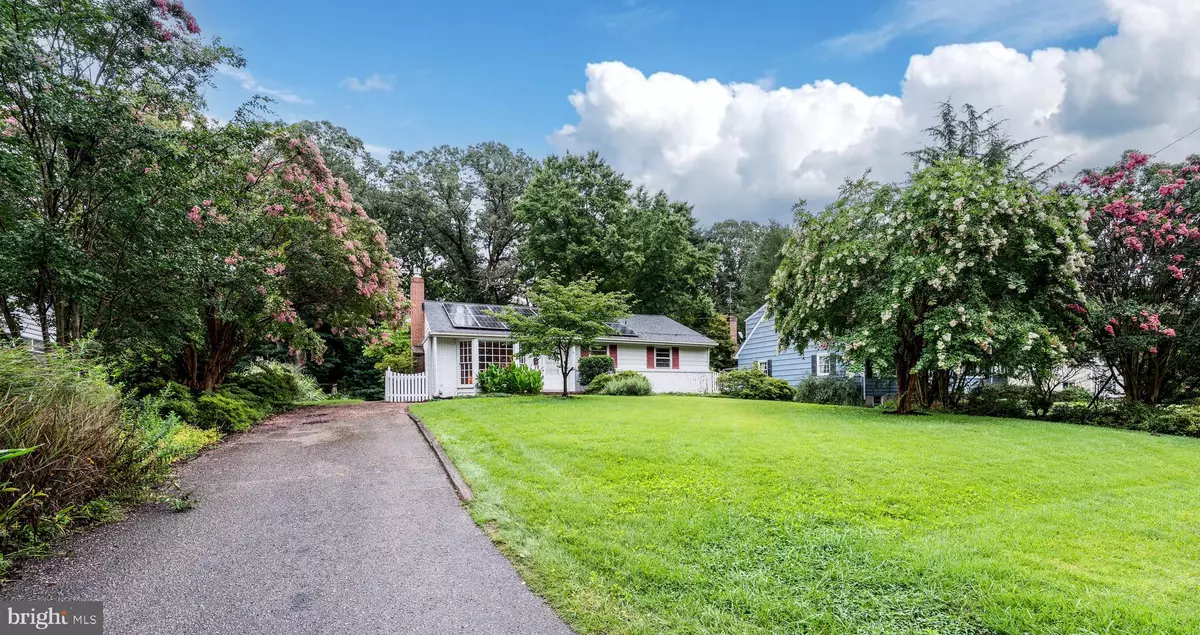 Severna Park, MD 21146,18 HATTON DR