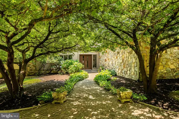 West Chester, PA 19382,7 BITTERSWEET DR