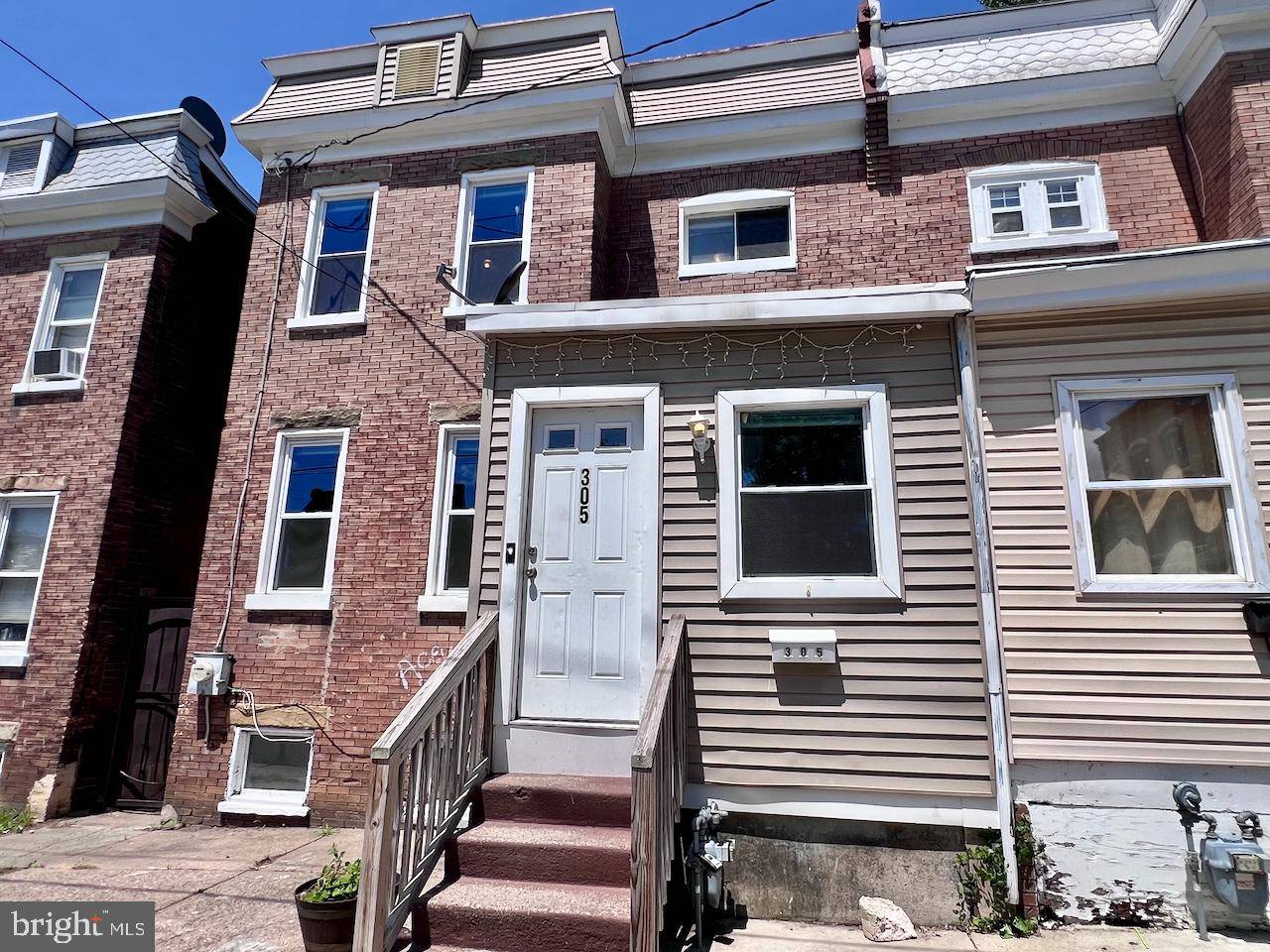 305 DELAMORE PL, Wilmington, DE 19805