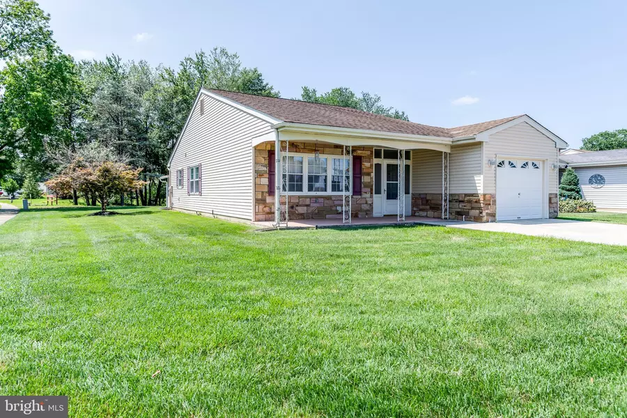 1 SHEFFIELD PL, Southampton, NJ 08088