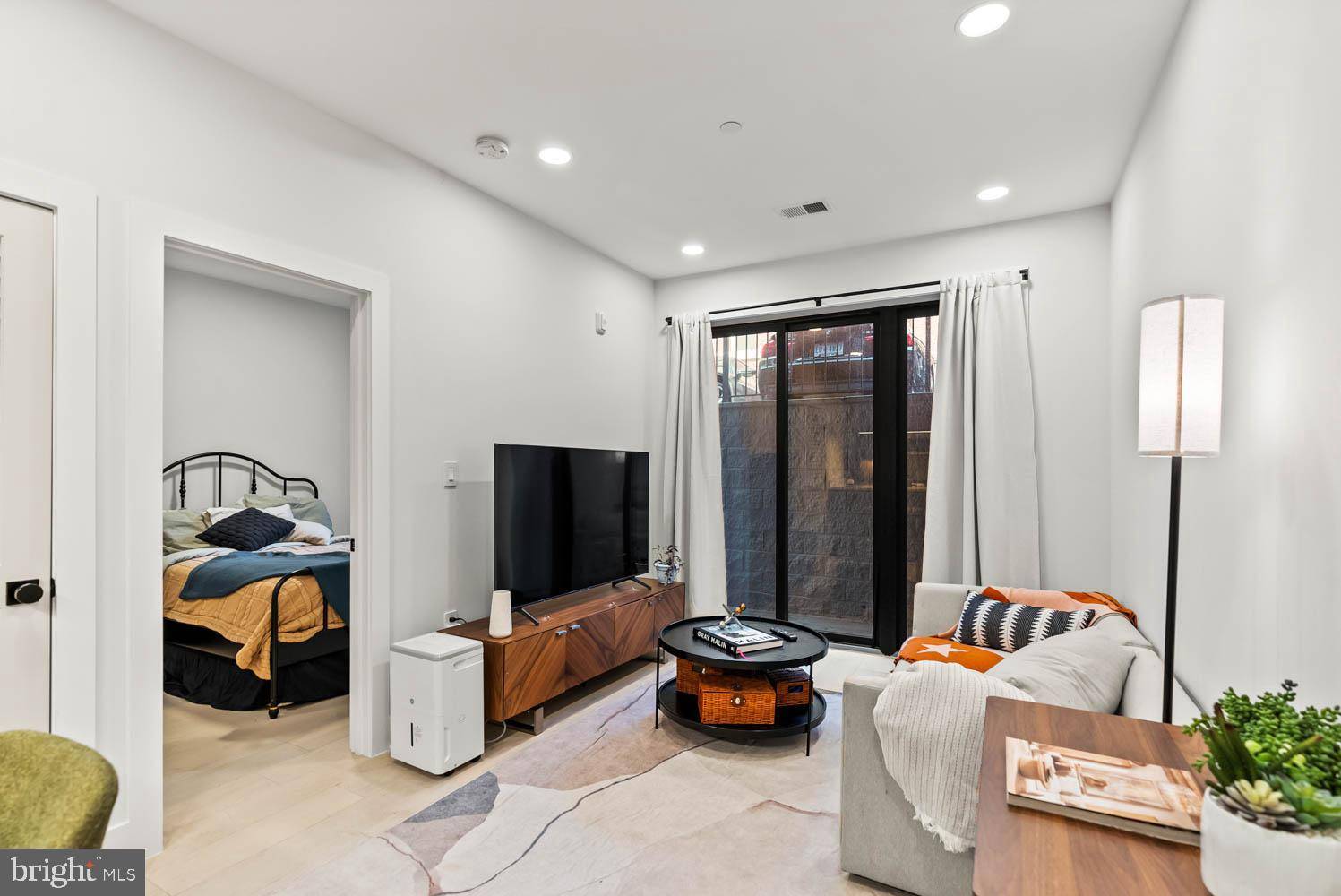 Washington, DC 20009,1471 HARVARD ST NW #2