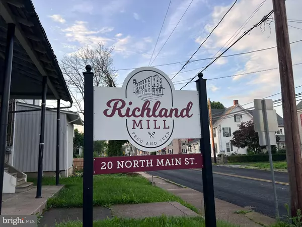 20 N MAIN ST, Richlandtown, PA 18955