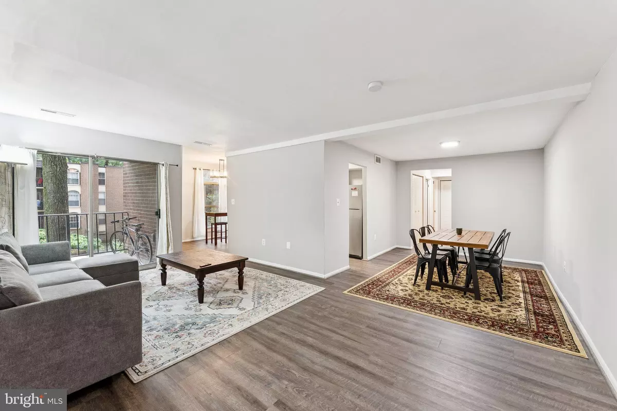 Annandale, VA 22003,3376 WOODBURN RD #23