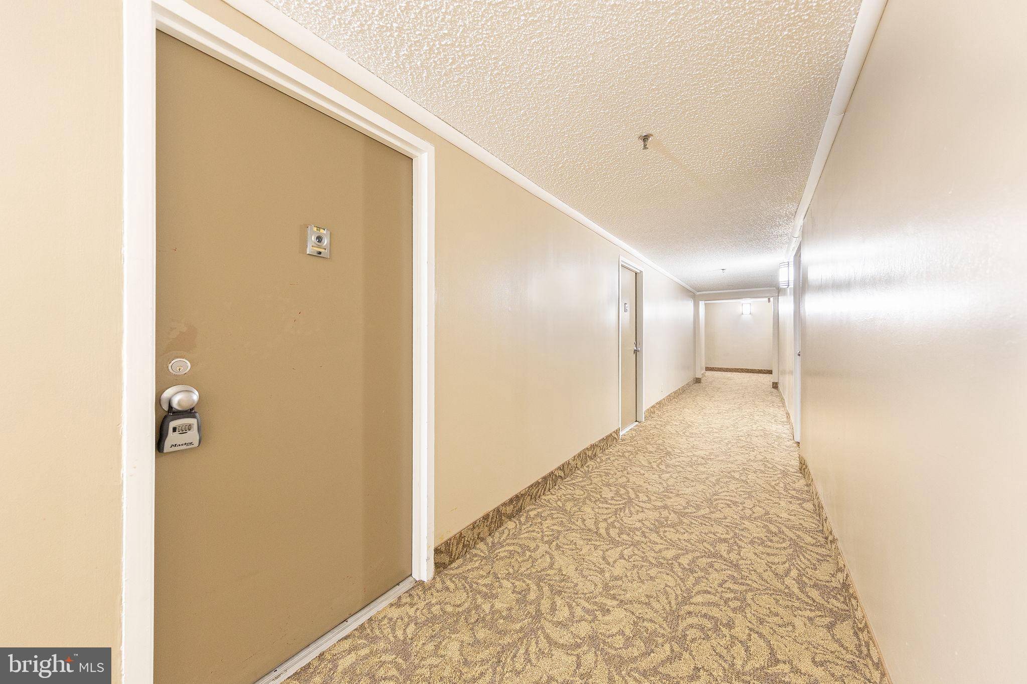 Alexandria, VA 22304,5911 EDSALL RD #912