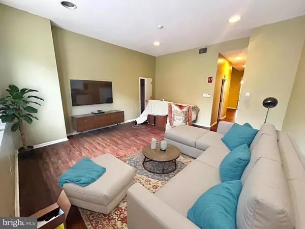 3824 LANCASTER AVE, Philadelphia, PA 19104