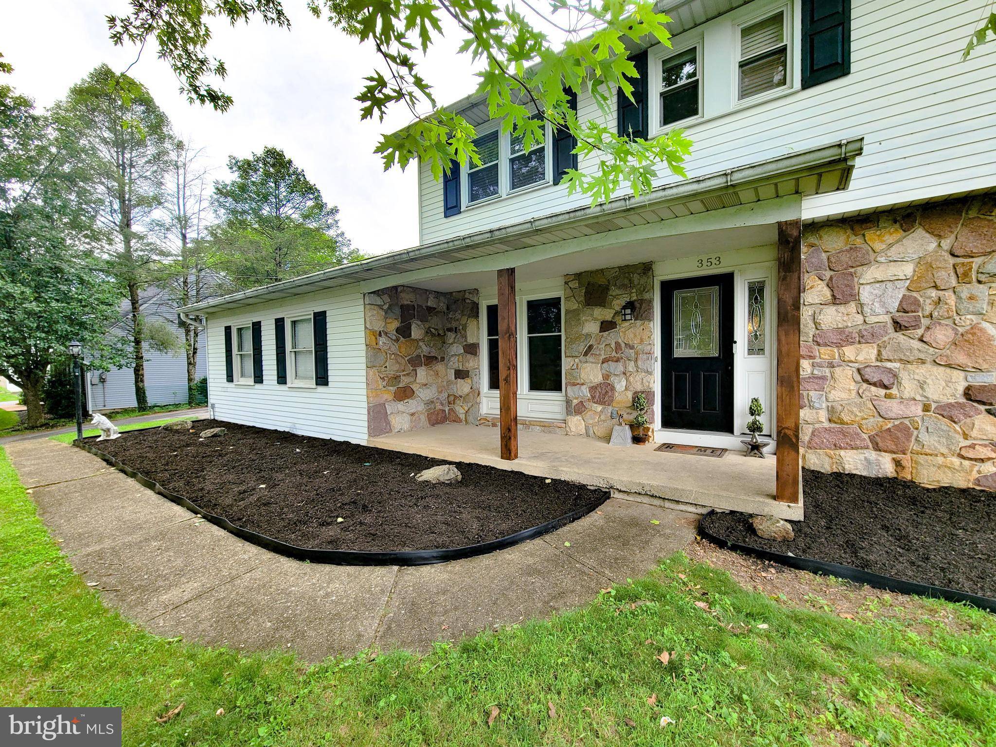 Easton, PA 18045,353 WEDGEWOOD DR