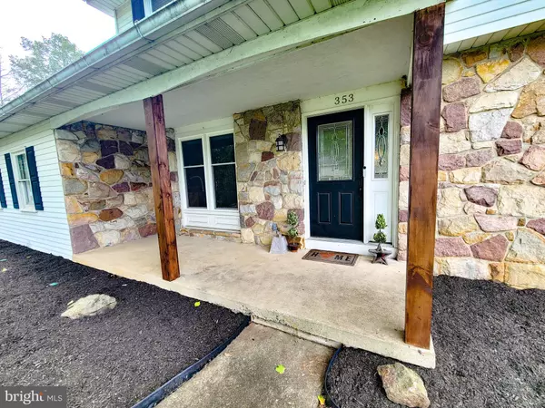 Easton, PA 18045,353 WEDGEWOOD DR