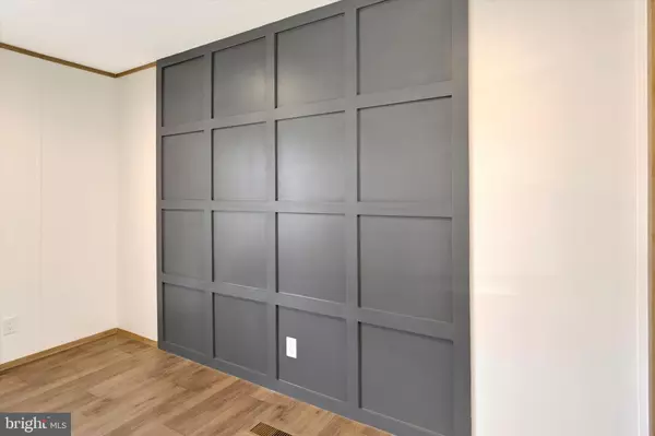 New Providence, PA 17560,8 FOREST LN