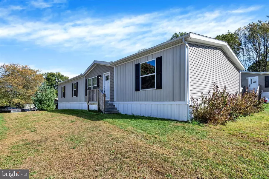 8 FOREST LN, New Providence, PA 17560