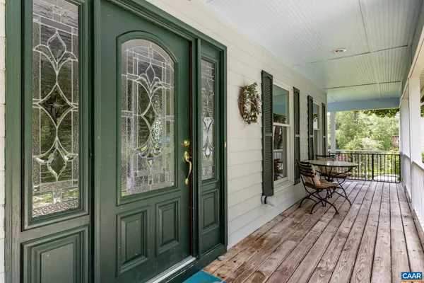 Palmyra, VA 22963,4 LEE CT