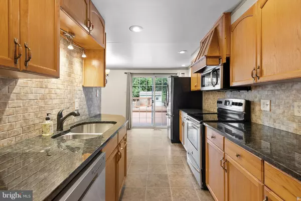 8599 MANORFIELD RD, Nottingham, MD 21236