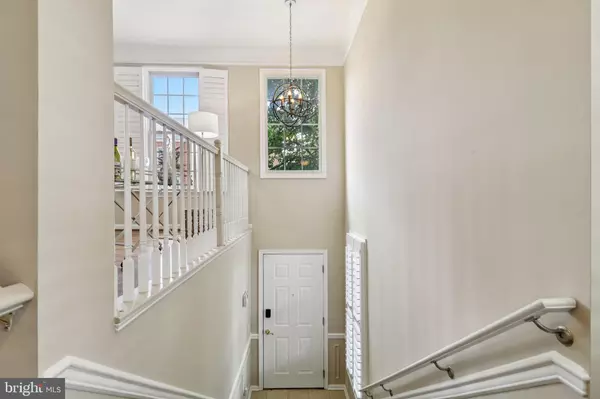 North Bethesda, MD 20852,11911 CASTLEGATE CT #42