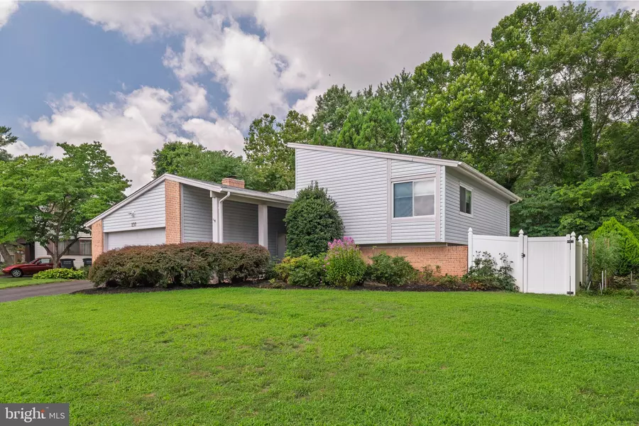 137 S FOX RD, Sterling, VA 20164