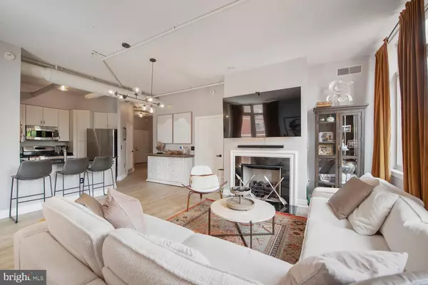 Fairfax, VA 22033,4480 MARKET COMMONS DR #215