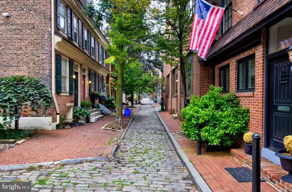 Philadelphia, PA 19106,38 N FRONT ST #1E