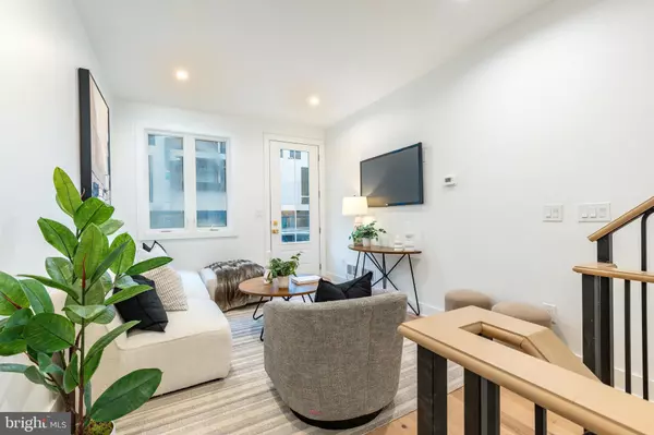 Philadelphia, PA 19130,1729 CAMBRIDGE ST