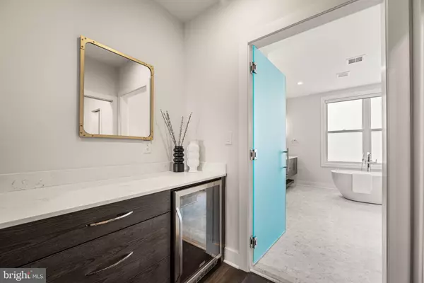 Philadelphia, PA 19147,1217 BAINBRIDGE ST