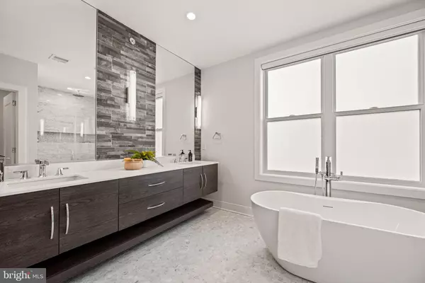 1217 BAINBRIDGE ST, Philadelphia, PA 19147