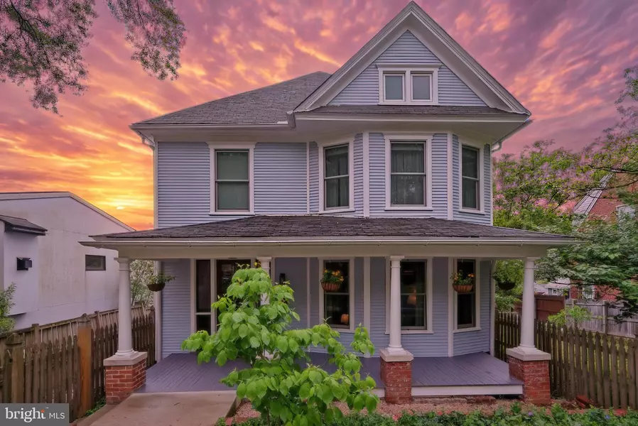 5746 MACARTHUR BLVD NW, Washington, DC 20016
