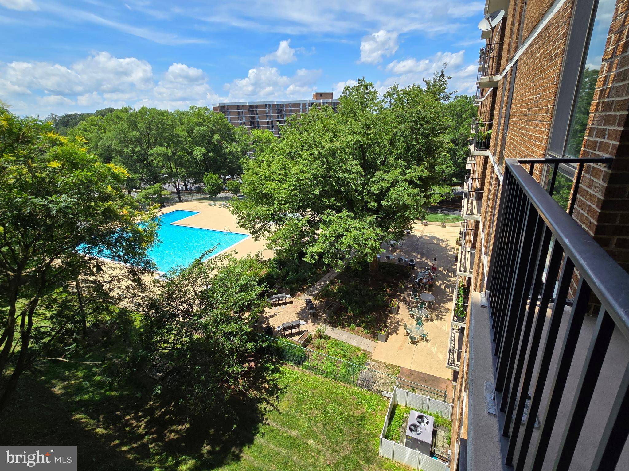 Falls Church, VA 22043,2311 PIMMIT DR #501