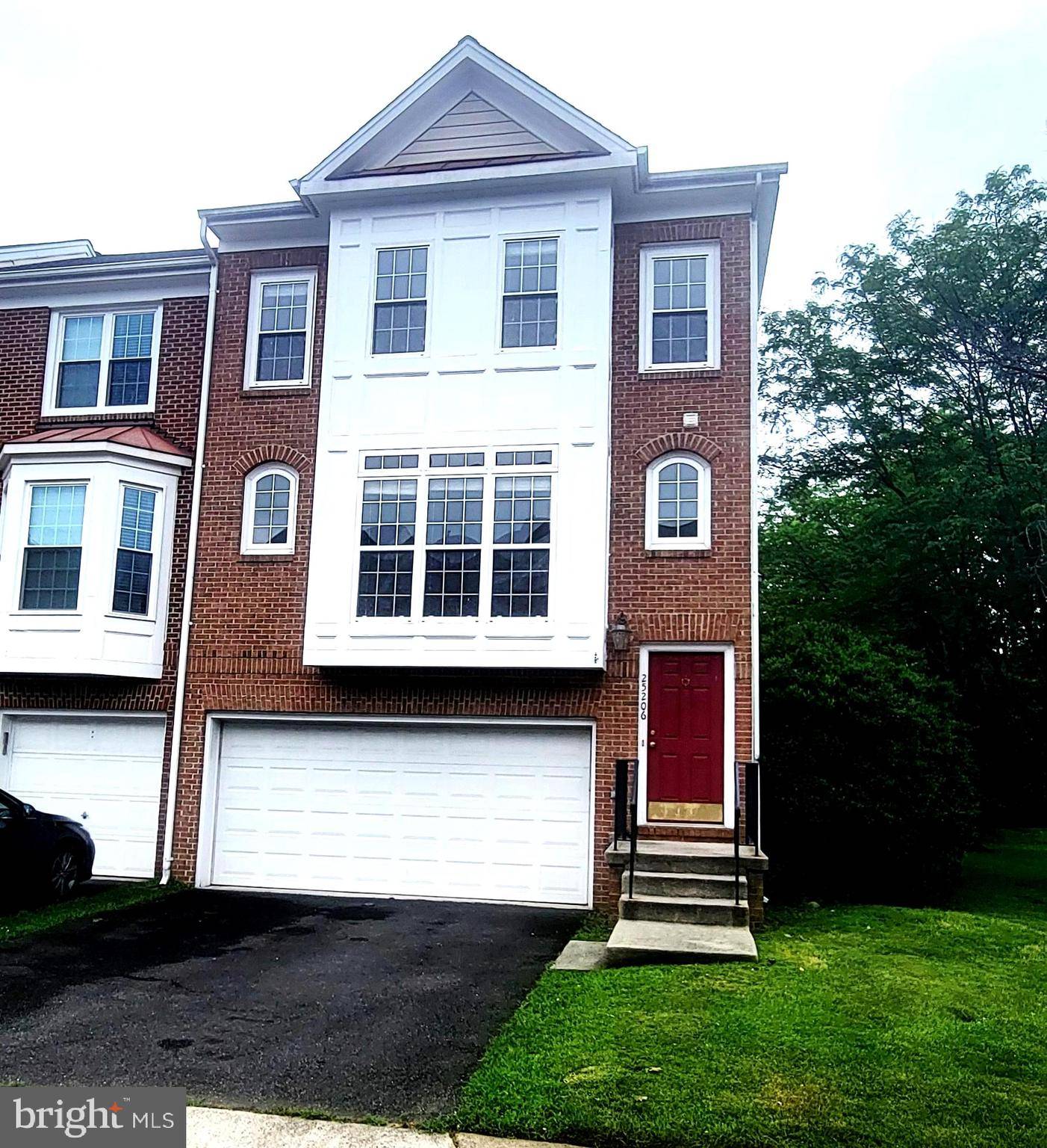 25206 DUNVEGAN SQ, Chantilly, VA 20152