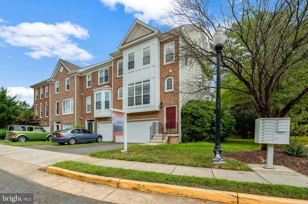 25206 DUNVEGAN SQ, Chantilly, VA 20152