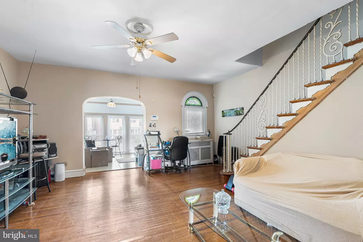 Philadelphia, PA 19142,6564 BELMAR ST