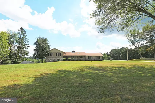 140 GOVERNOR MARKHAM DR, Glen Mills, PA 19342